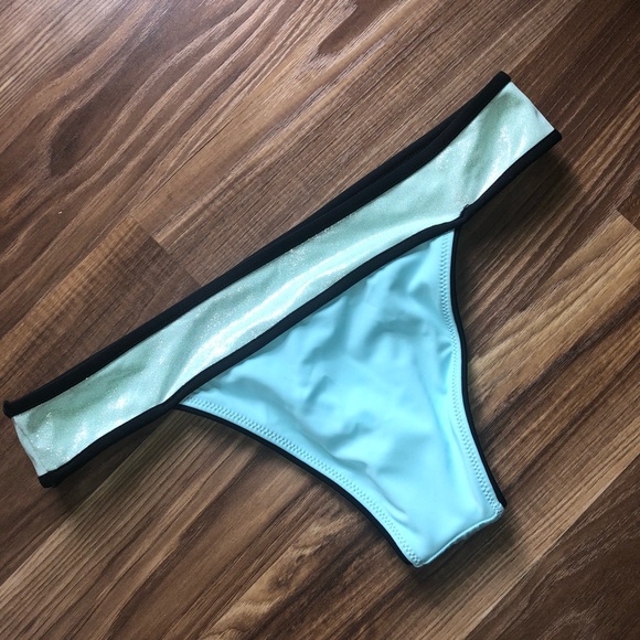 NWOT VS Colorblock Itsy bikini bottom (Sold out!) - Picture 3 of 4